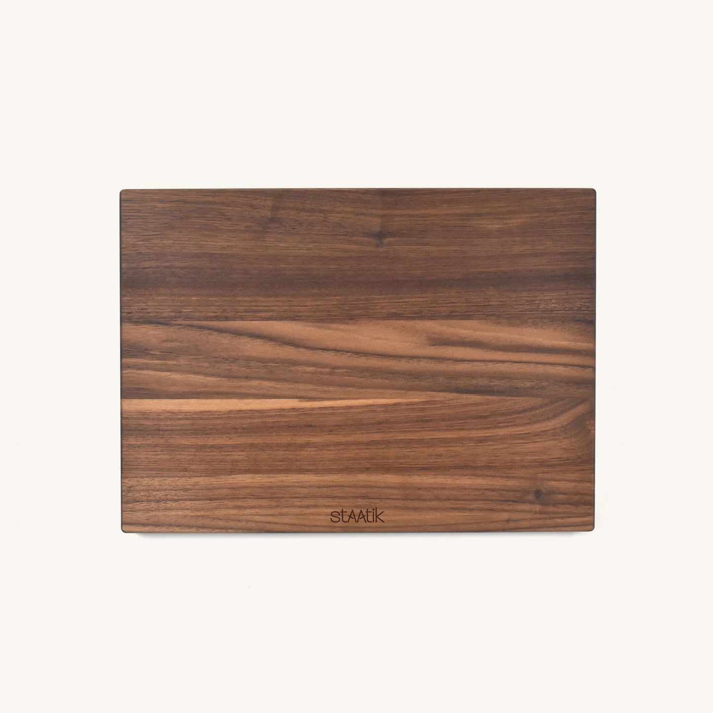 Tabla de cortar de madera con esquinas y bordes redondeados