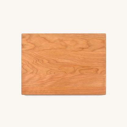 Planche à découper en bois avec coins et bords arrondis